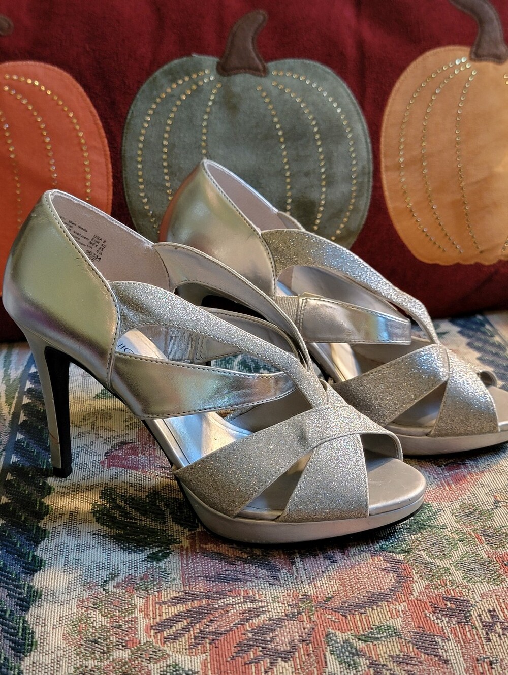 Fioni Night Silver Women's Glitter Crisscross High Heels